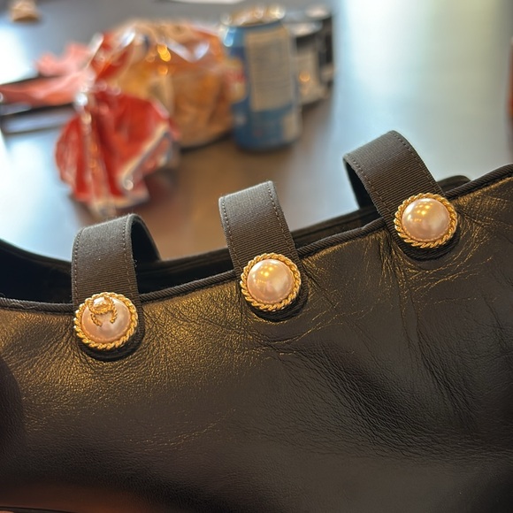 Super rare Cc pearl Chanel authentic heels 37.5 - Picture 8 of 8